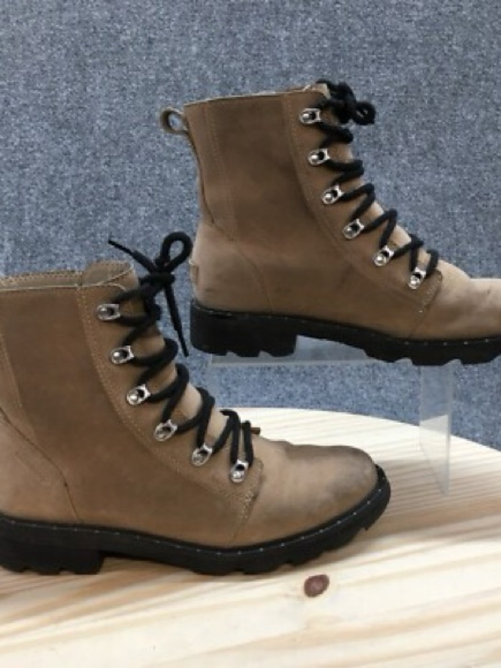 Sorel Women's Lennox Lace Waterproof  Combat Boots Beige Sz 7.5 Chunky Lug Sole